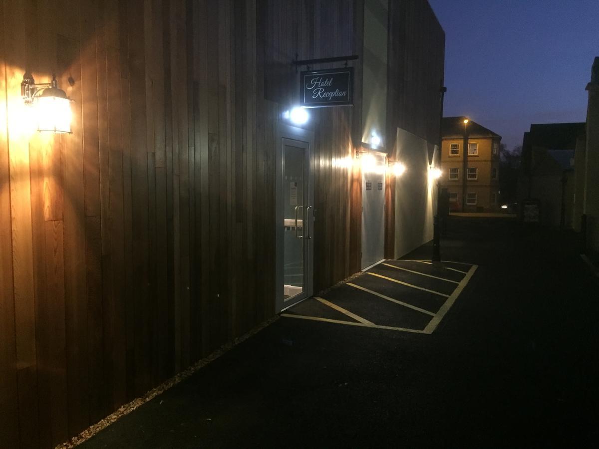 Sandford House Hotel Wetherspoon Huntingdon Exterior foto